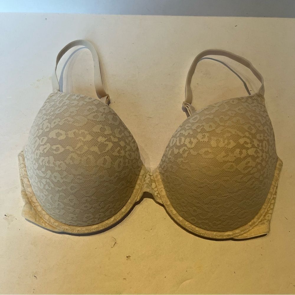 PINK Wear Everywher Push -up Bra White Underwire Size 34DD